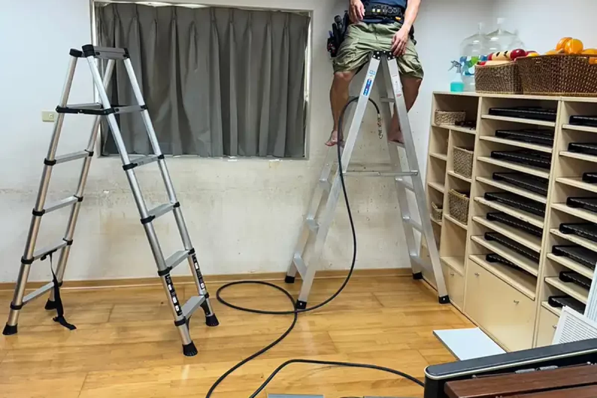 諾萊夫清潔-新竹洗冷氣-新竹冷氣清洗-新竹冷氣保養-新竹洗洗衣機_portfolio_朱宗慶打擊樂教學系統新竹竹北教學中心吊隱式冷氣保養_01